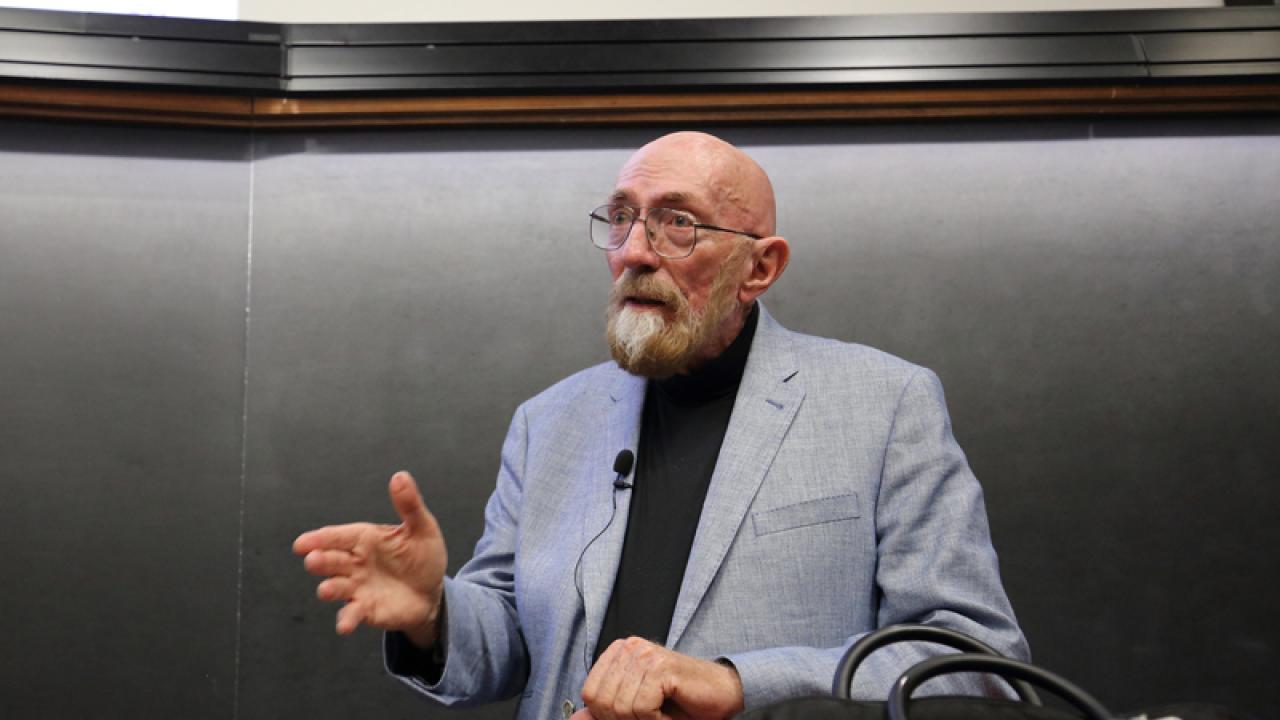 Kip Thorne Delivers ICTP Colloquium