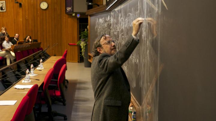 Don Zagier at ICTP presents "Arithmetic, Quantum Theory and knots"