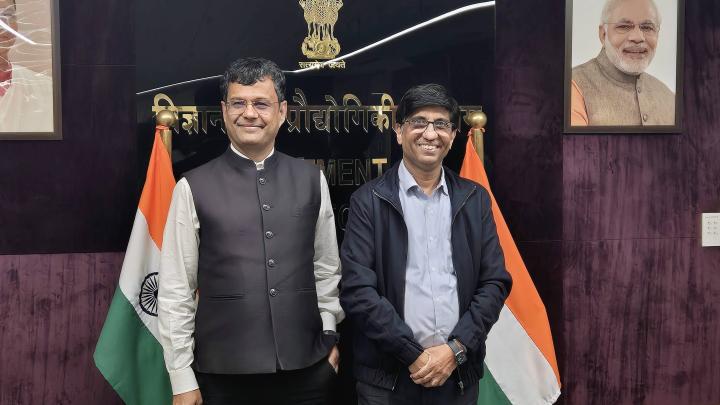 Atish Dabholkar with DST Secretary Abhay Karandikar