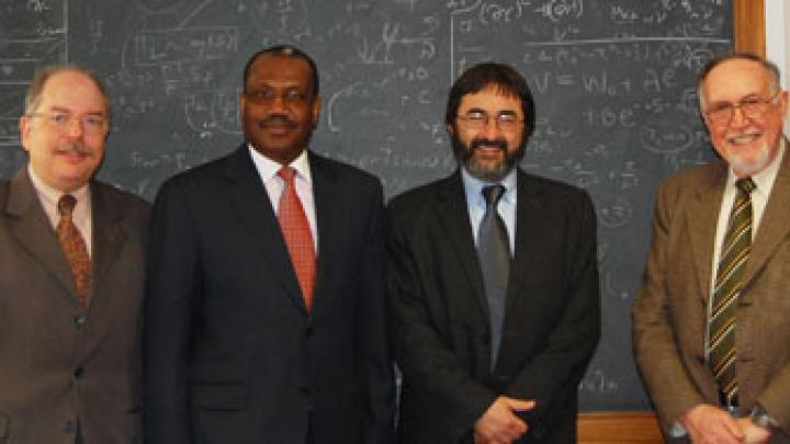  Mario Maniewicz and Hamadoun I. Touré of ITU, and Fernando Quevedo and Sandro M. Radicella of ICTP collaborated to make the wireless workshops possible.