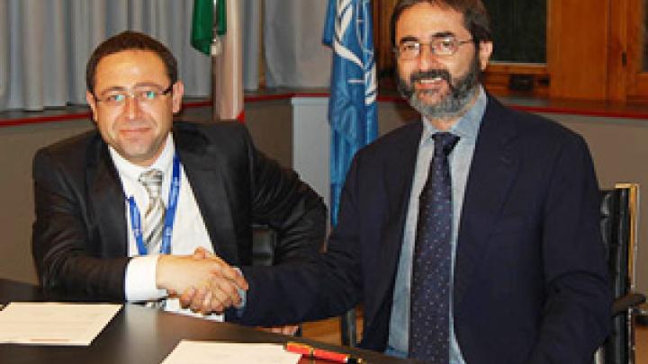 Mustafa Güden, Rector of IZTECH, and ICTP Director Fernando Quevedo